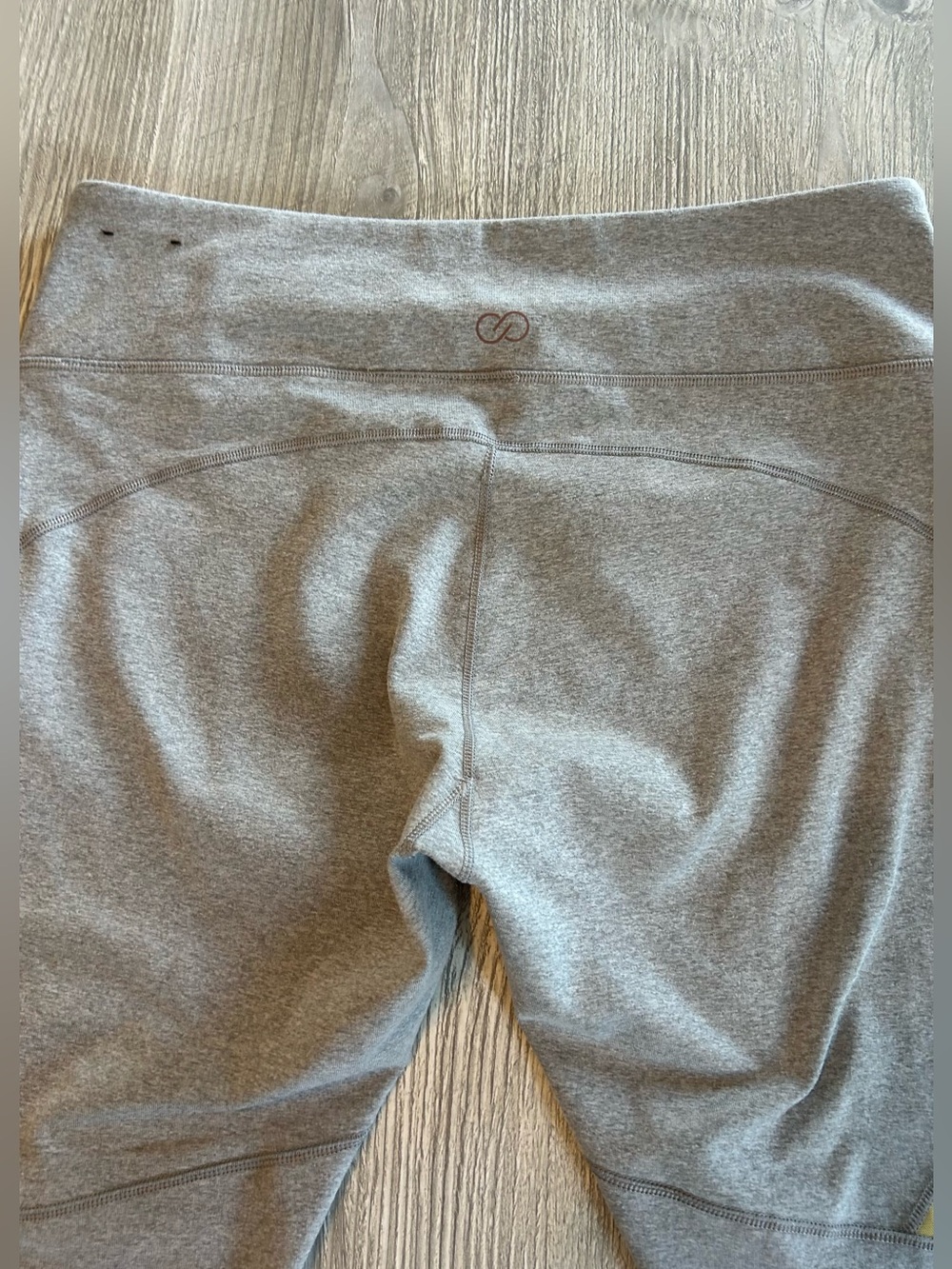 Calia by Carrie Underwood Filament Capri Leggings Color Heather Gray & Yellow L - Picture 5 of 12